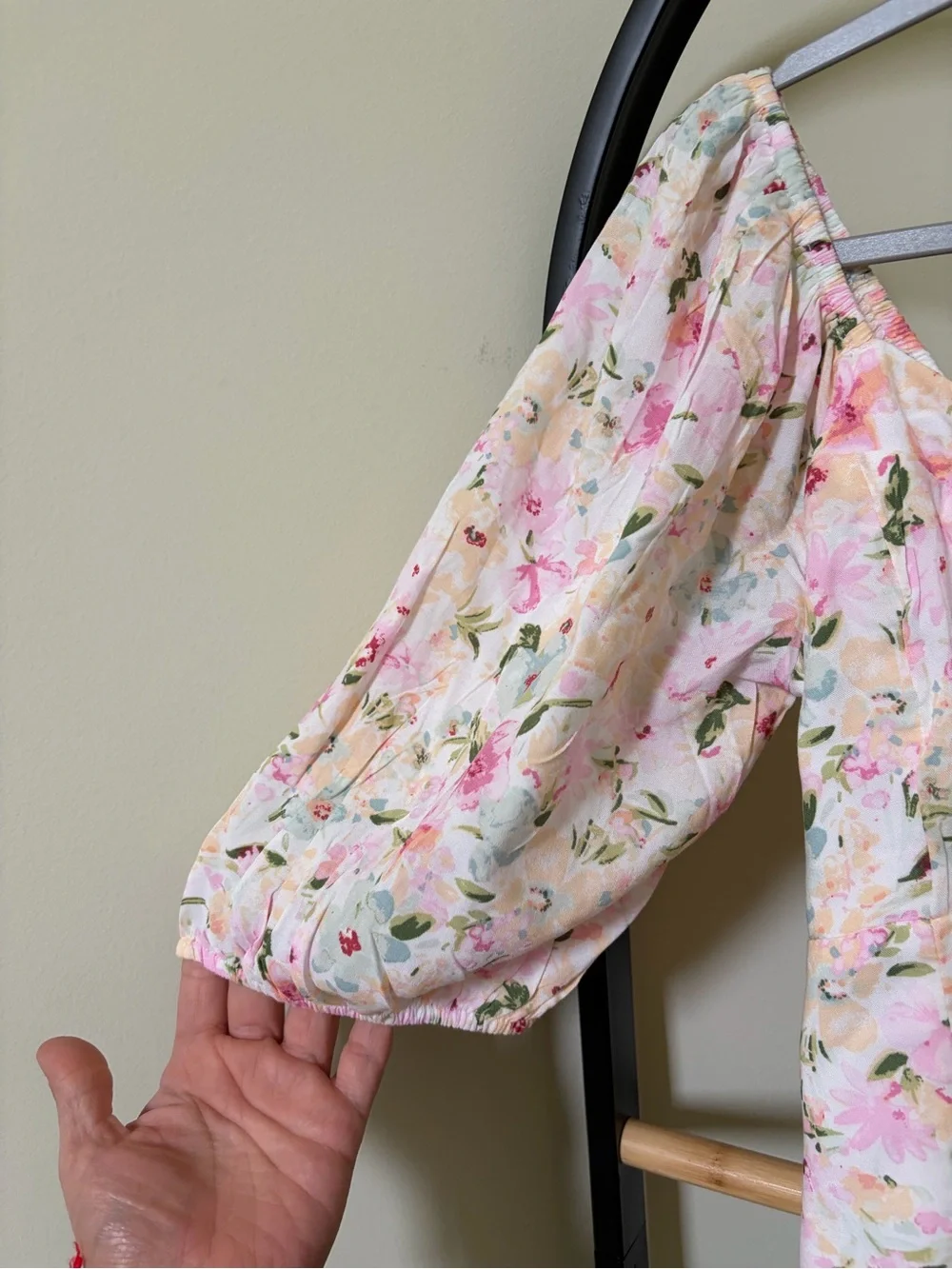 Abercrombie & Fitch pink pastel floral pattern  puff sleeves sweetheart top L